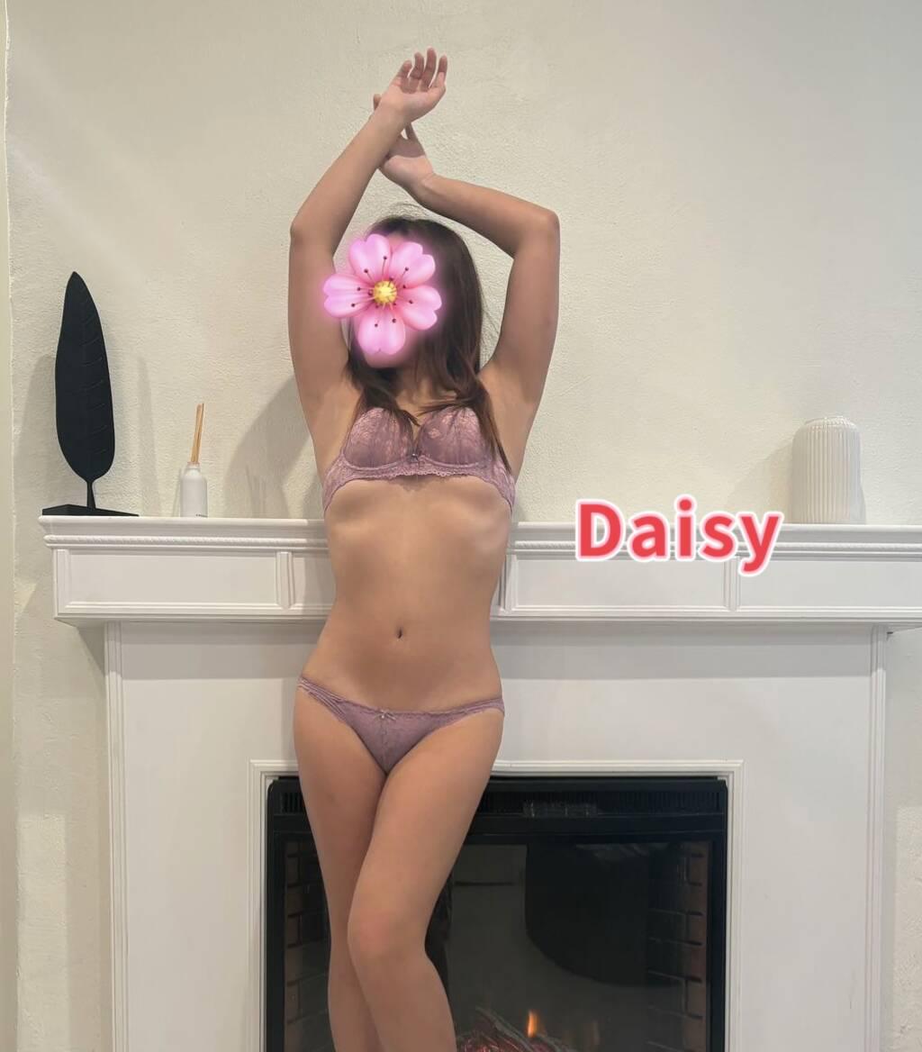 daisy is Female Escorts. | Quebec City | Quebec | Canada | scarletamour.com 