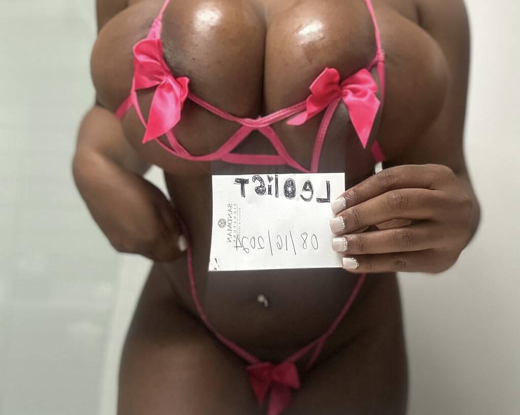 Kendra is Female Escorts. | Toronto | Ontario | Canada | scarletamour.com 