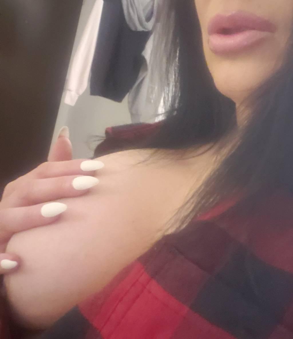 Lena Fires is Female Escorts. | Toronto | Ontario | Canada | scarletamour.com 