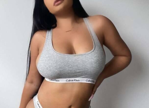 Camilla is Female Escorts. | Winnipeg | Manitoba | Canada | scarletamour.com 