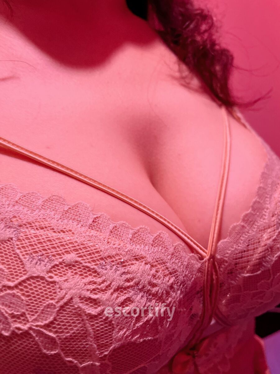 Lisa is Female Escorts. | Christchurch | New Zealand | New Zeland | scarletamour.com 