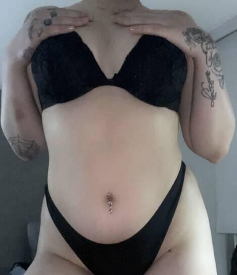 sasha is Female Escorts. | Niagara | Ontario | Canada | scarletamour.com 