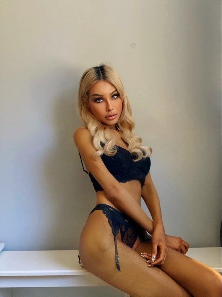 Mercedes A1 is Female Escorts. | Adelaide | Australia | Australia | scarletamour.com 