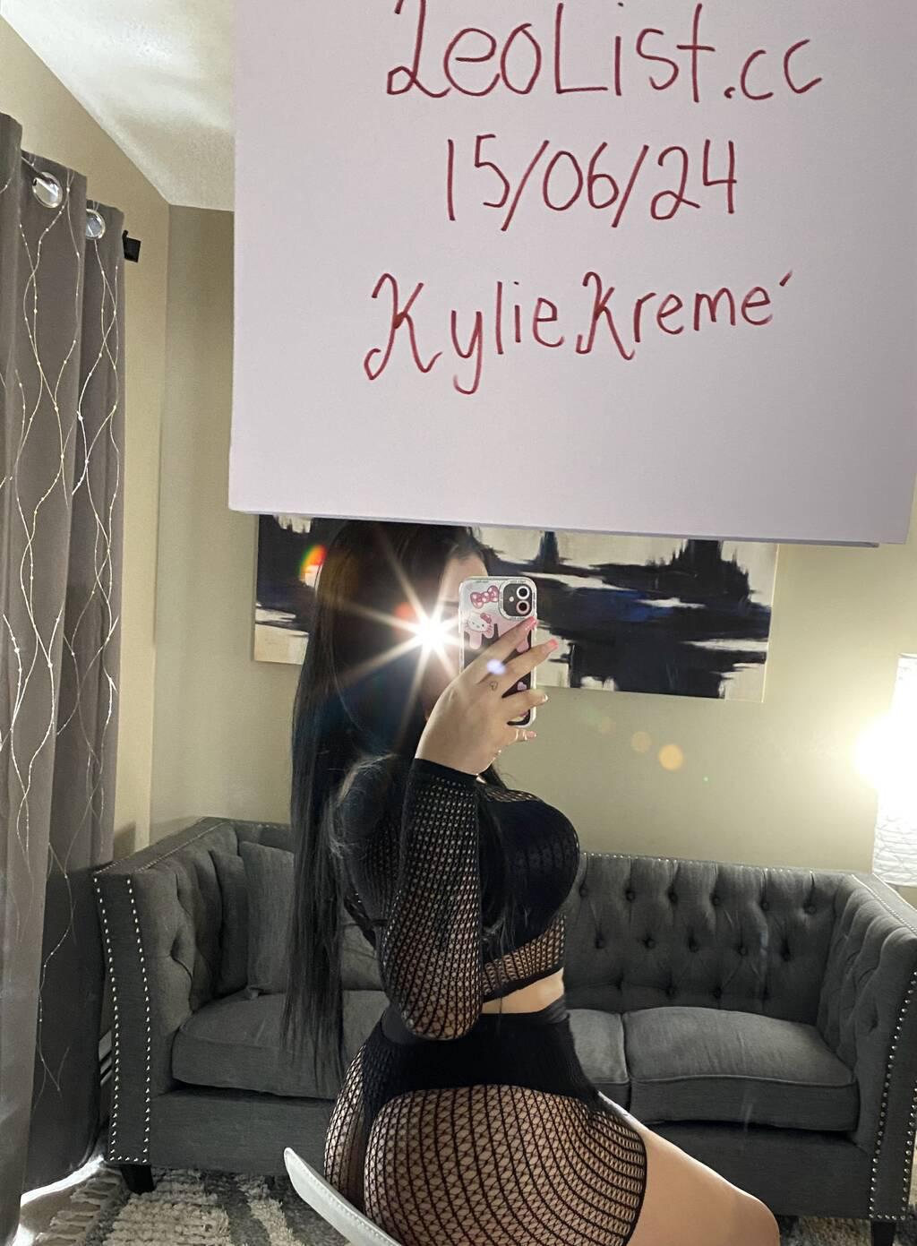 K Y L I E  K R E M É is Female Escorts. | Edmonton | Alberta | Canada | scarletamour.com 