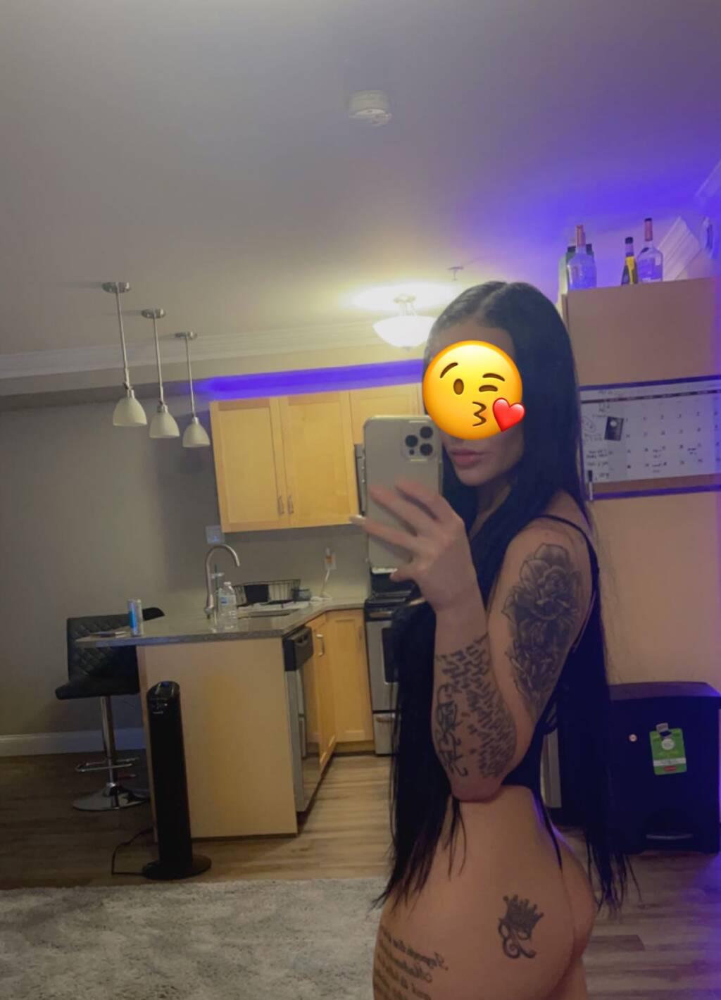 Nina is Female Escorts. | windsor | Ontario | Canada | scarletamour.com 