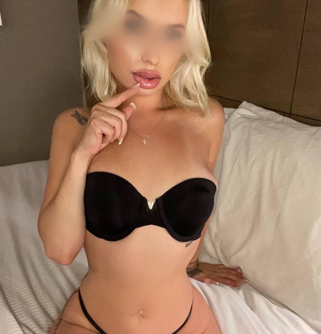 Taylorbabyy is Female Escorts. | Hamilton | Ontario | Canada | scarletamour.com 