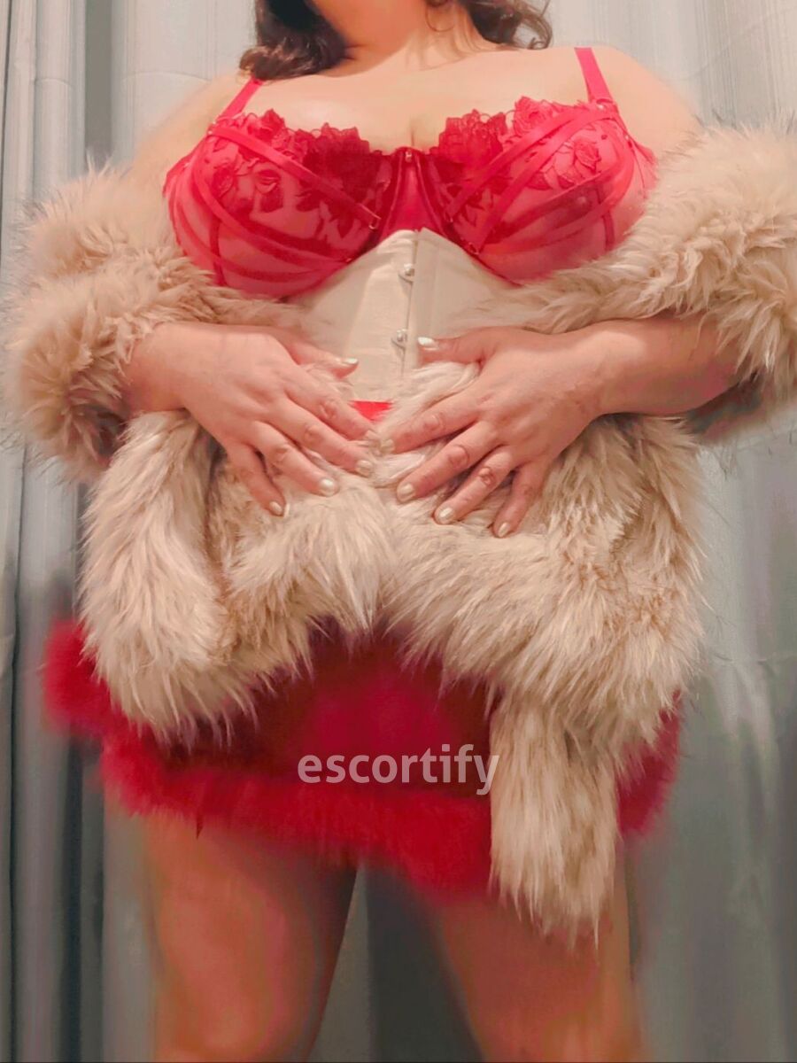 Lingam Masseuse is Female Escorts. | Hamilton | New Zealand | New Zeland | scarletamour.com 