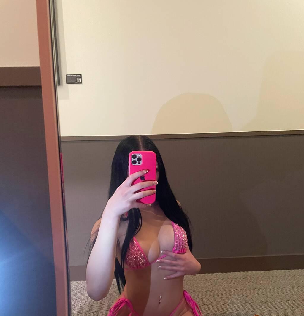 Lola is Female Escorts. | Prince Albert | Saskatchewan | Canada | scarletamour.com 