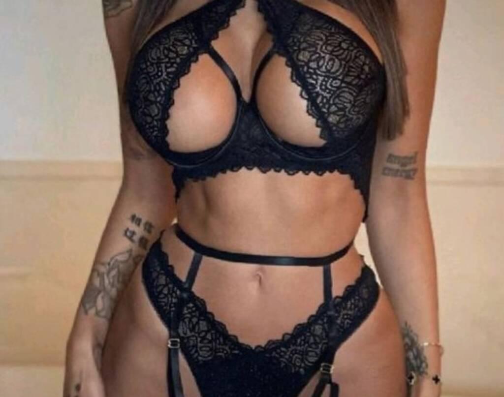 Layla is Female Escorts. | Kelowna | British Columbia | Canada | scarletamour.com 