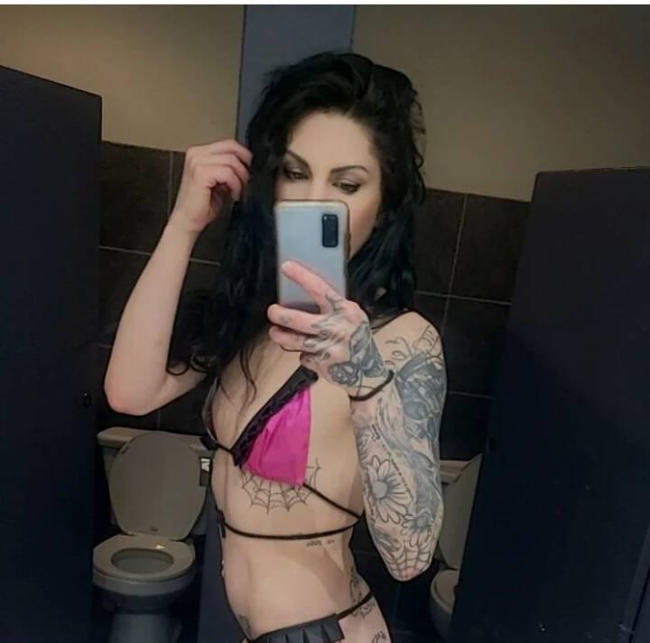 Candy Dawn is Female Escorts. | Edmonton | Alberta | Canada | scarletamour.com 