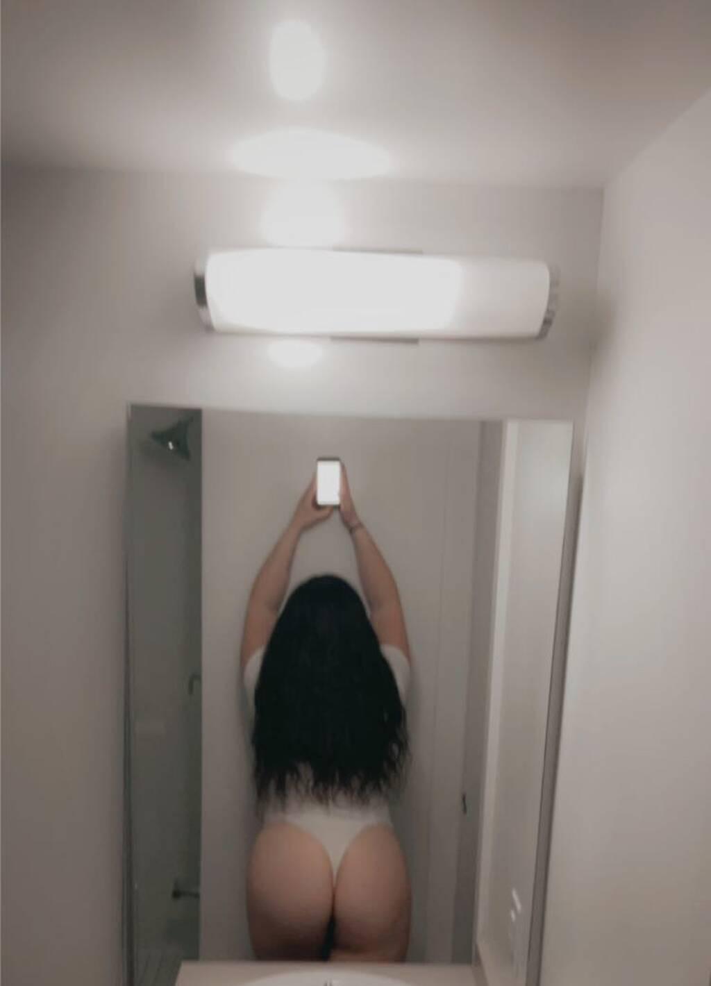 Sky Bella is Female Escorts. | Kitchener | Ontario | Canada | scarletamour.com 