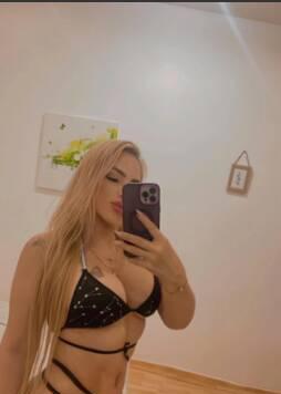 ORIANA is Female Escorts. | Hamilton | Ontario | Canada | scarletamour.com 