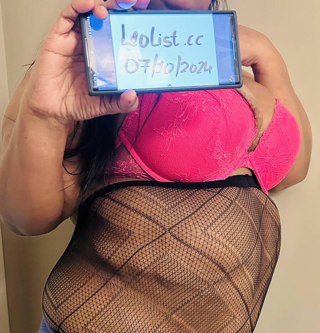 Nandhini is Female Escorts. | Toronto | Ontario | Canada | scarletamour.com 