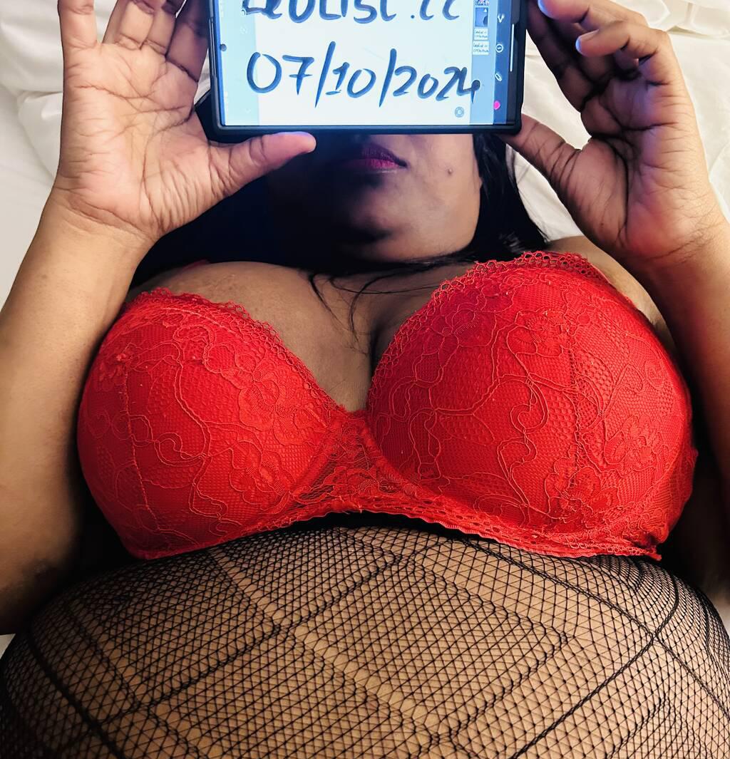 Nandhini is Female Escorts. | Toronto | Ontario | Canada | scarletamour.com 