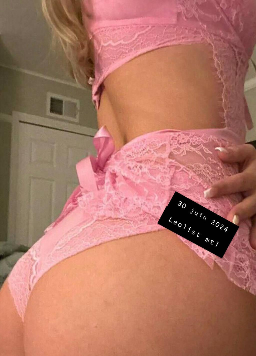 LOLA is Female Escorts. | Montreal | Quebec | Canada | scarletamour.com 