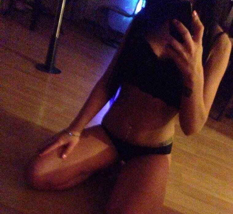 ARIANA is Female Escorts. | Victoria | British Columbia | Canada | scarletamour.com 