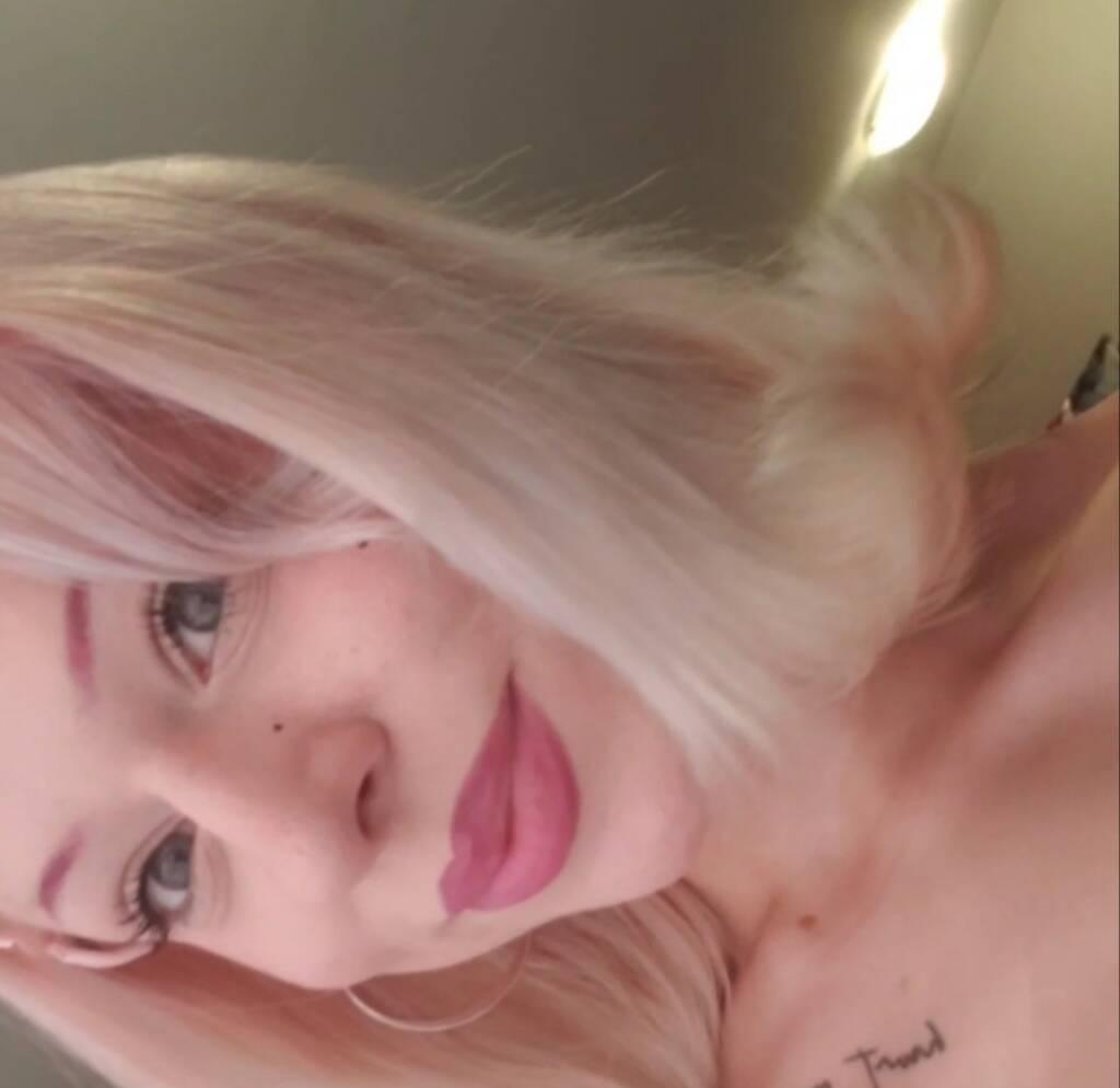 PEACH: PETITE PIXIE is Female Escorts. | Montreal | Quebec | Canada | scarletamour.com 