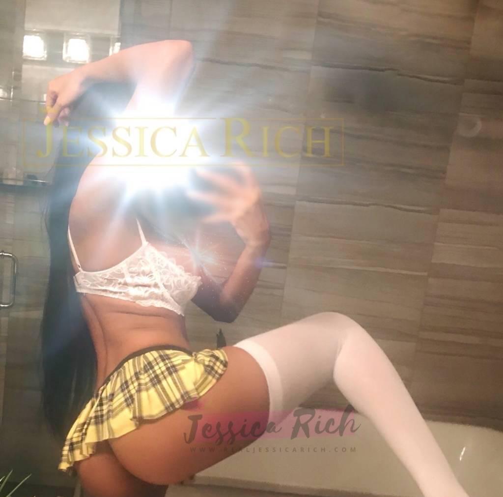 100% REAL is Female Escorts. | Saskatoon | Saskatchewan | Canada | scarletamour.com 