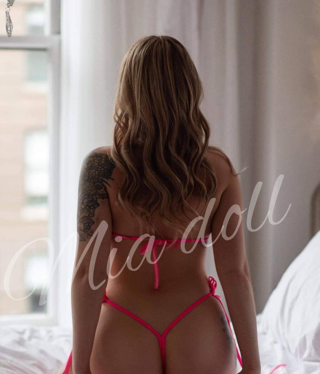 Mia doll is Female Escorts. | Calgary | Alberta | Canada | scarletamour.com 