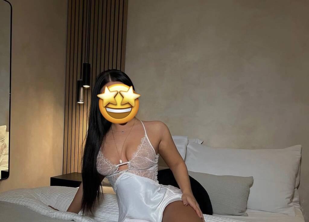 Aria is Female Escorts. | Vancouver | British Columbia | Canada | scarletamour.com 