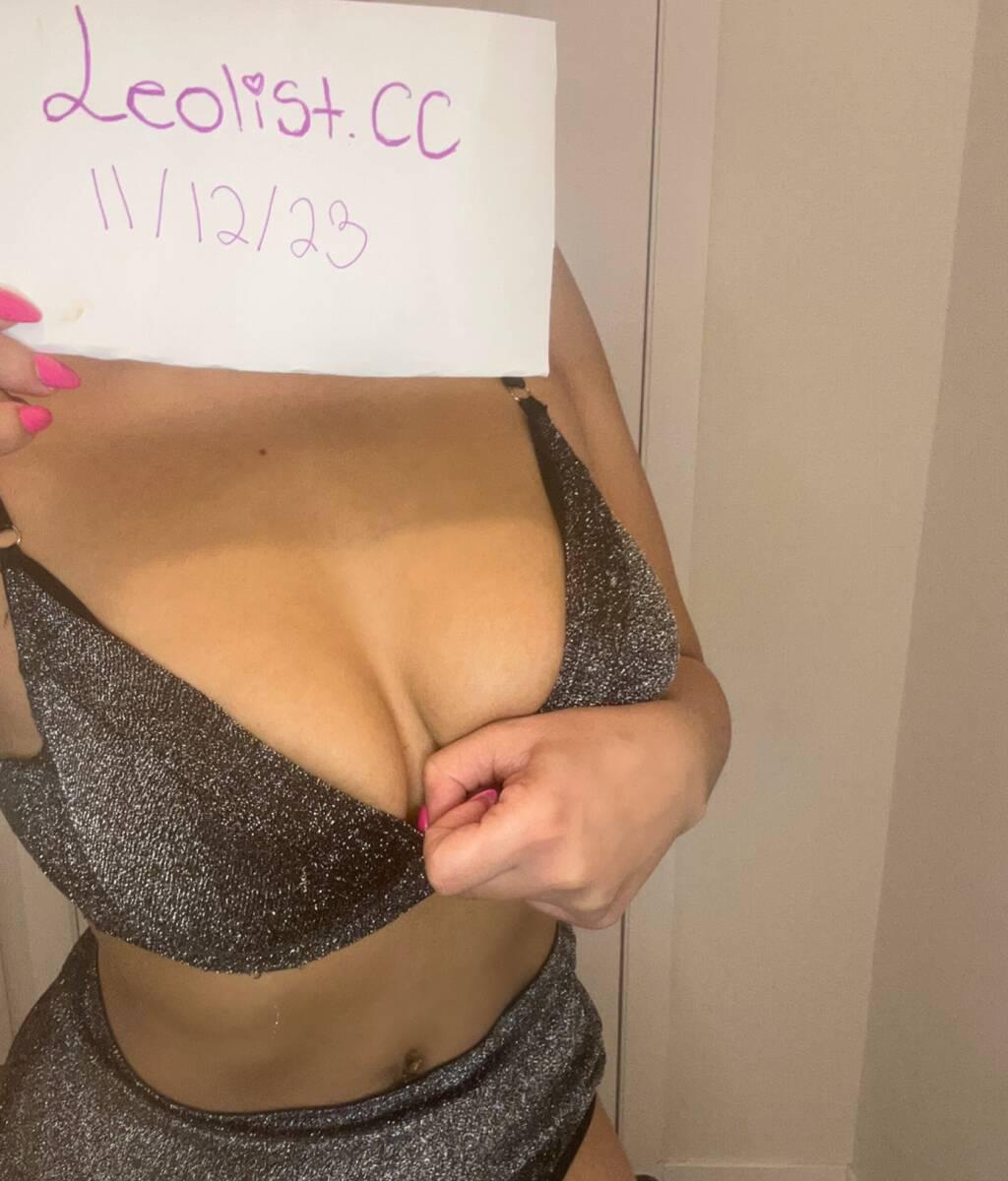 Nina is Female Escorts. | Barrie | Ontario | Canada | scarletamour.com 