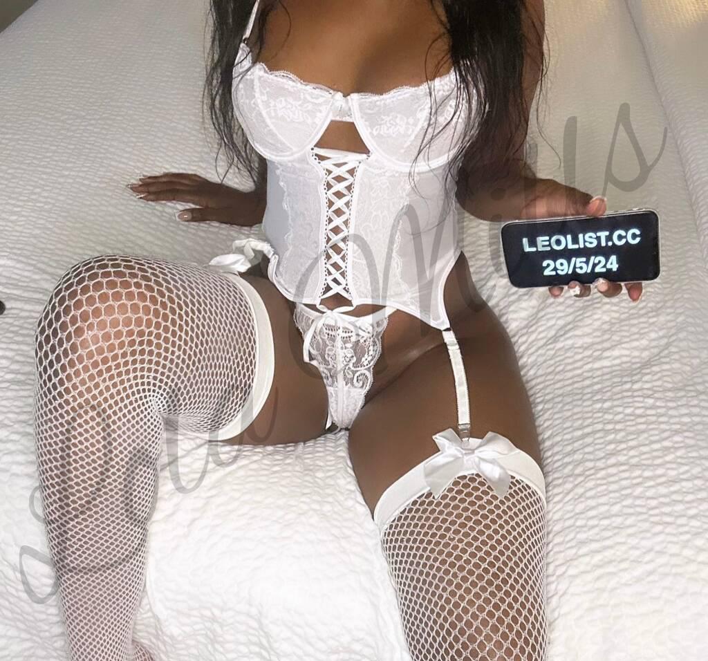 Lola Mills is Female Escorts. | Barrie | Ontario | Canada | scarletamour.com 