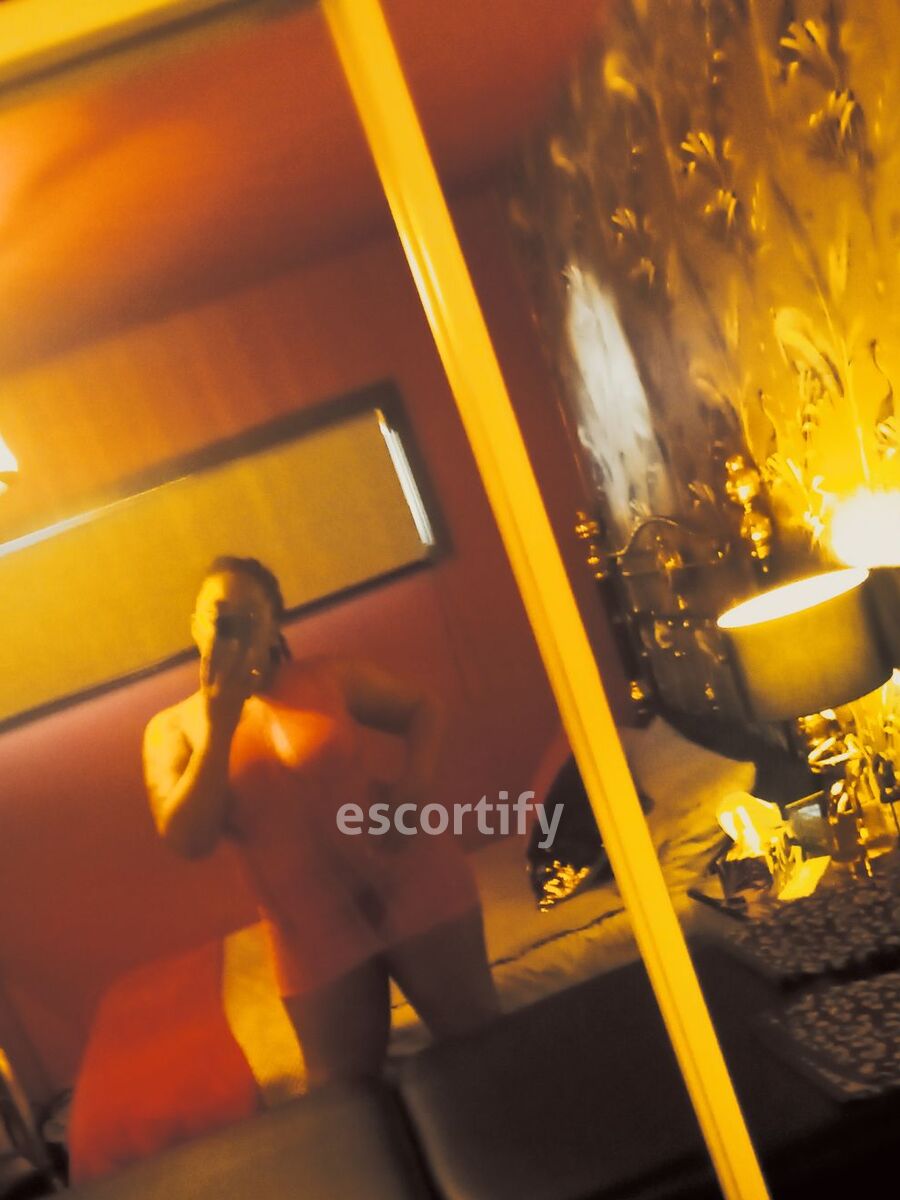 Curvy ebony babe avail NOW! is Female Escorts. | Christchurch | New Zealand | New Zeland | scarletamour.com 