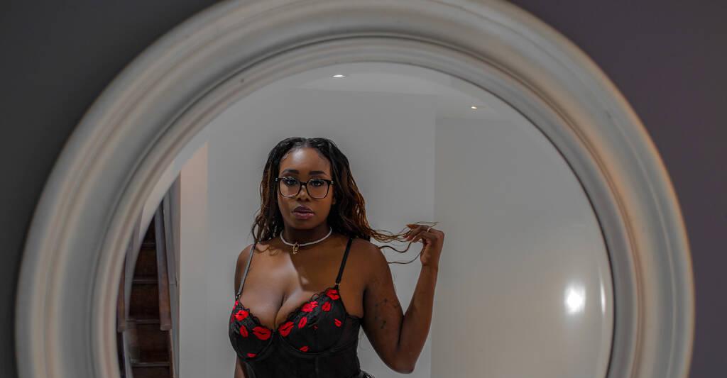 Chrissy is Female Escorts. | Winnipeg | Manitoba | Canada | scarletamour.com 