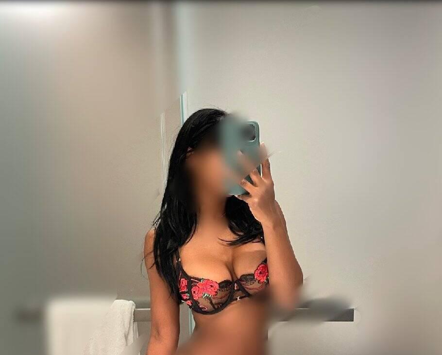 Janis Love is Female Escorts. | Ft Mcmurray | Alberta | Canada | scarletamour.com 