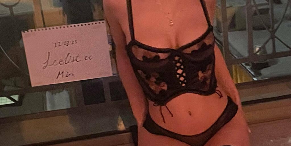 Mira (cash accepted) is Female Escorts. | Barrie | Ontario | Canada | scarletamour.com 