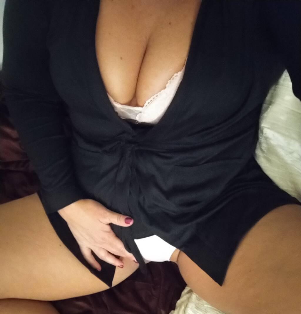 Vanessa Rose is Female Escorts. | Kelowna | British Columbia | Canada | scarletamour.com 