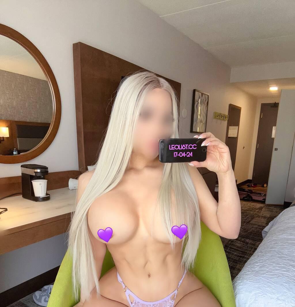 Valentina is Female Escorts. | London | Ontario | Canada | scarletamour.com 