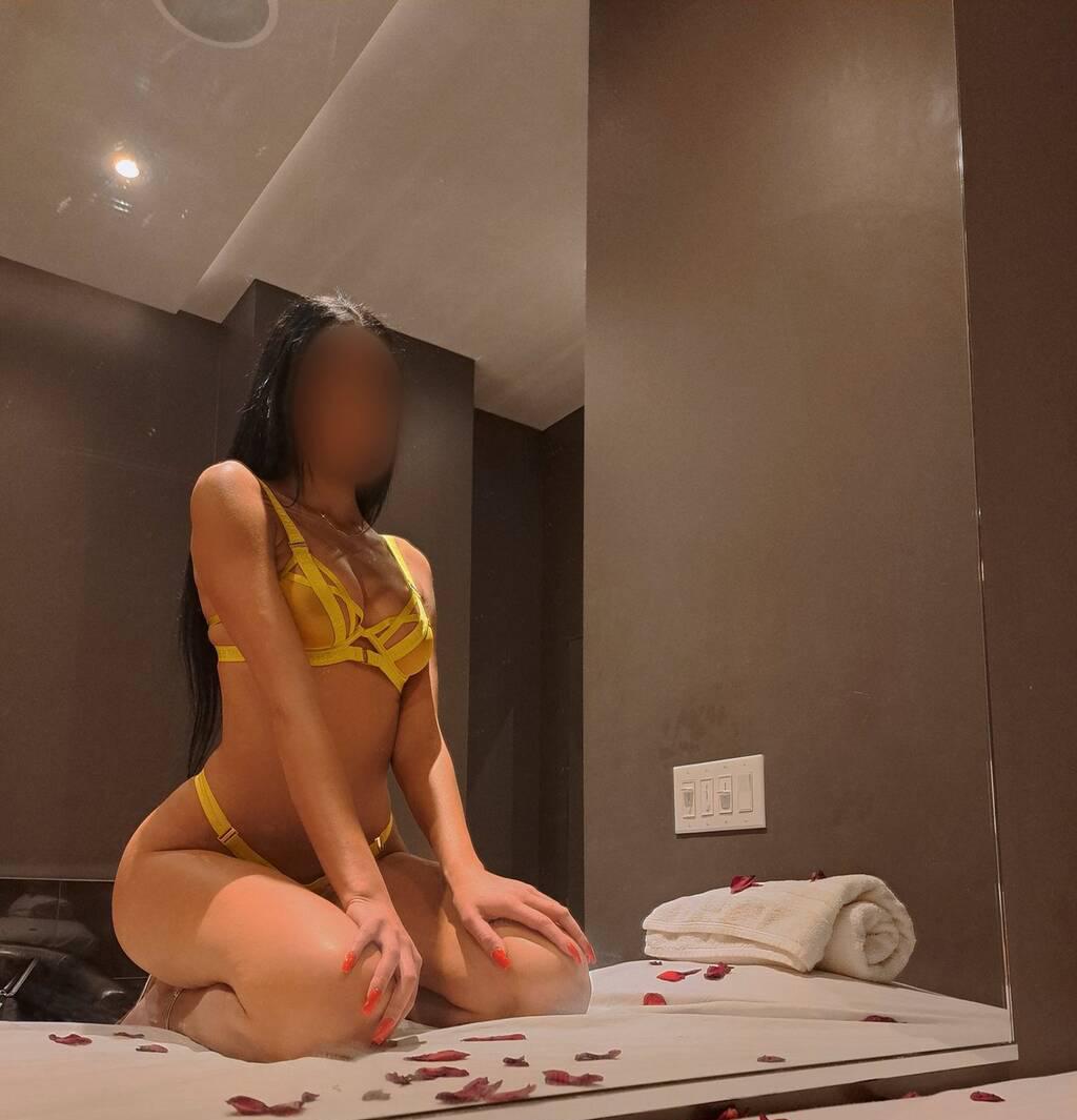 Jasmina is Female Escorts. | Winnipeg | Manitoba | Canada | scarletamour.com 