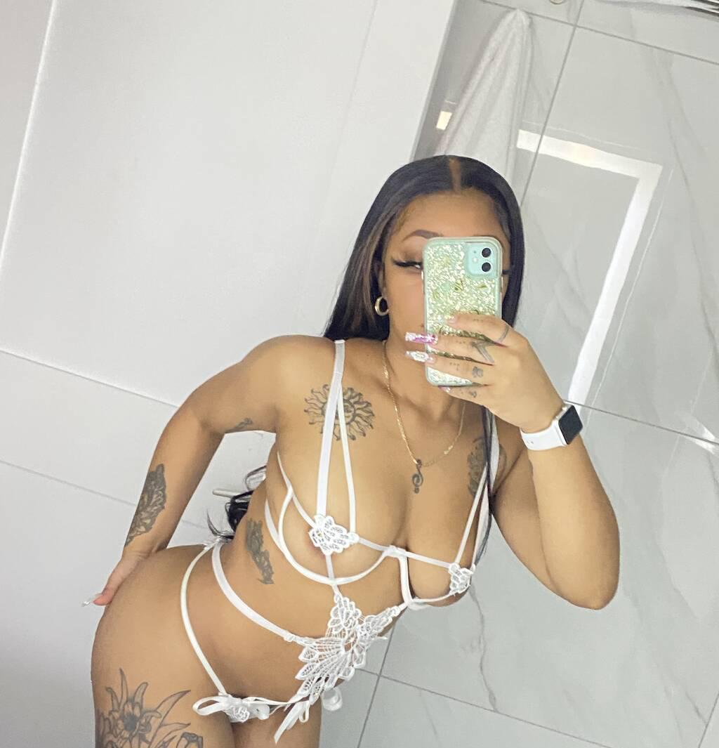 Nylah is Female Escorts. | windsor | Ontario | Canada | scarletamour.com 