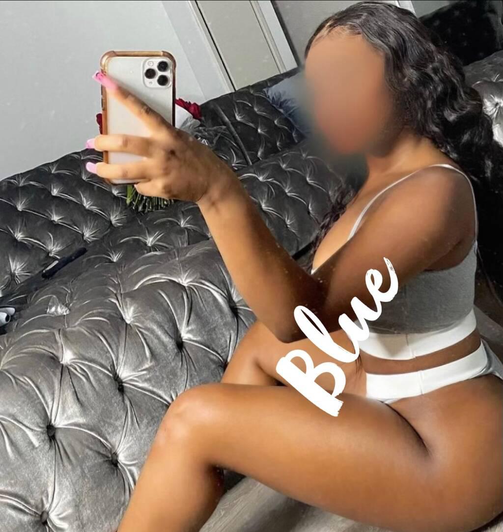 Blue - CASH ACCEPTED is Female Escorts. | Sudbury | Ontario | Canada | scarletamour.com 