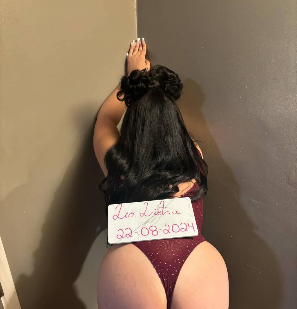 BELLA is Female Escorts. | Hamilton | Ontario | Canada | scarletamour.com 