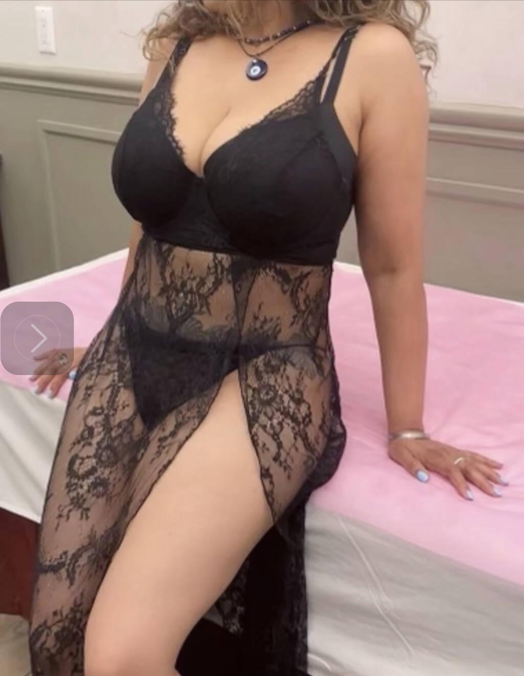 Avni is Female Escorts. | Toronto | Ontario | Canada | scarletamour.com 