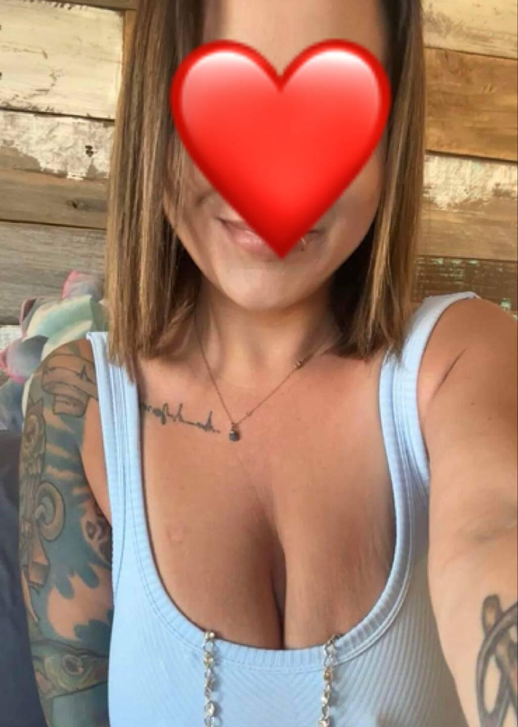 Vicki is Female Escorts. | Barrie | Ontario | Canada | scarletamour.com 