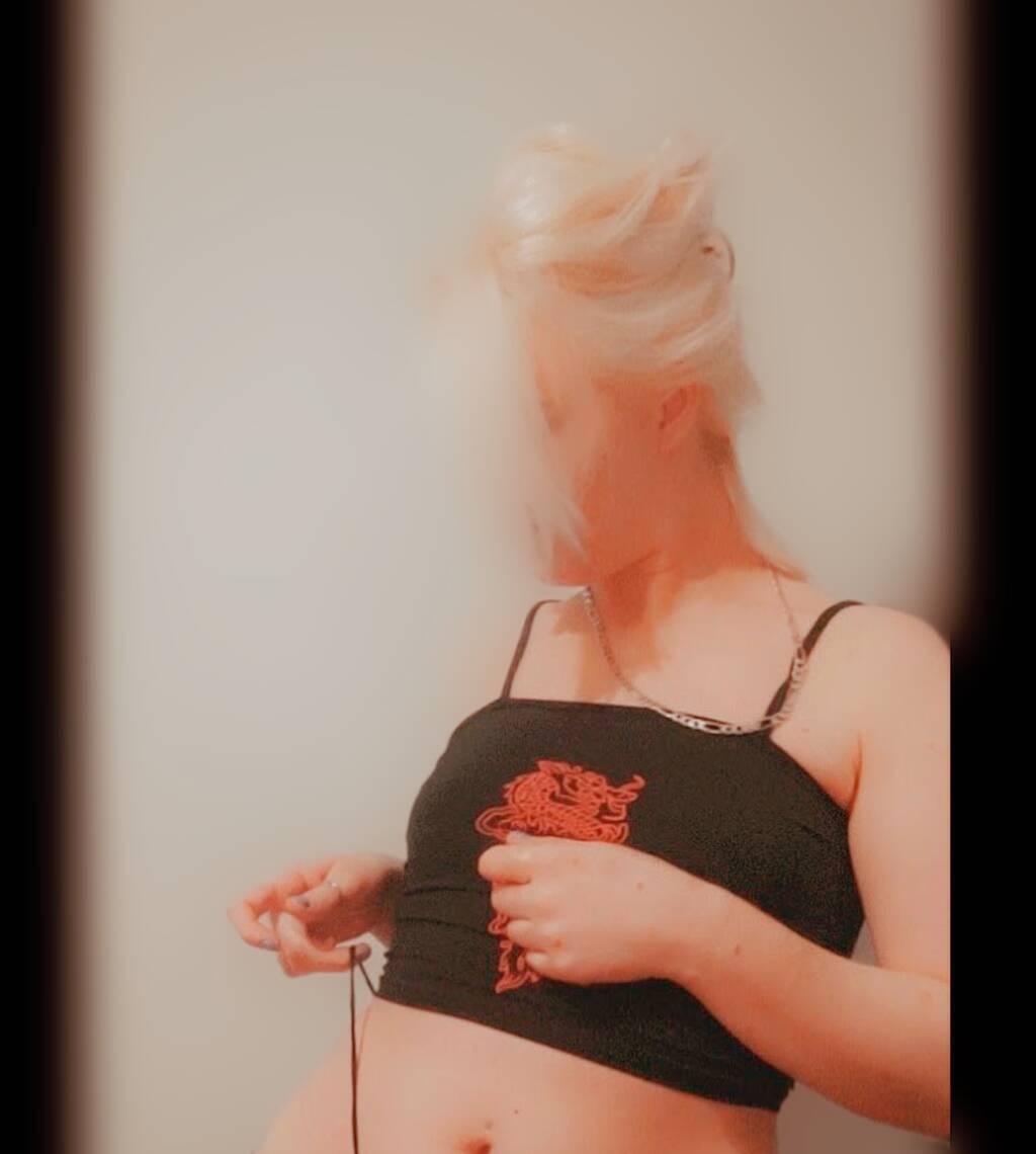 Alexis (Lexi) is Female Escorts. | Sarnia | Ontario | Canada | scarletamour.com 