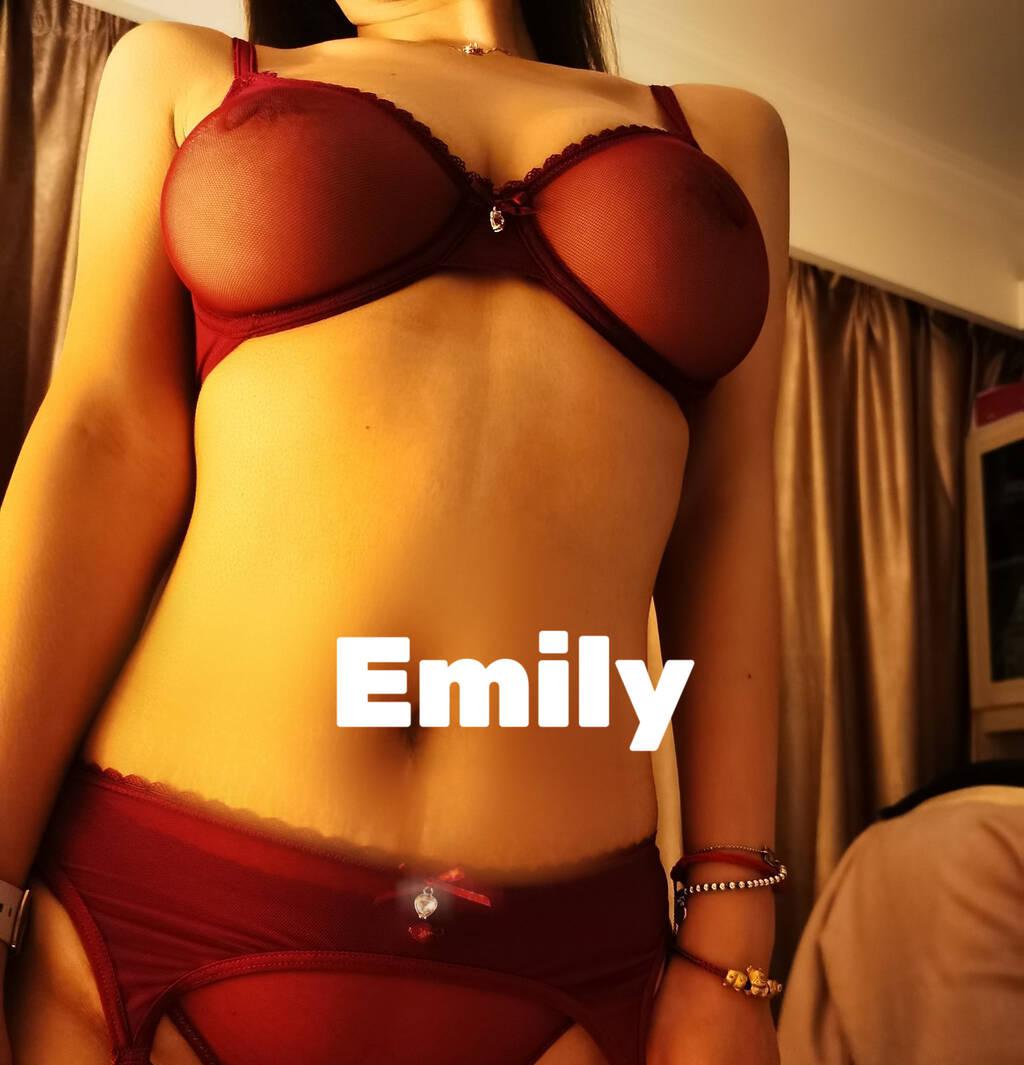 Emily is Female Escorts. | Vancouver | British Columbia | Canada | scarletamour.com 