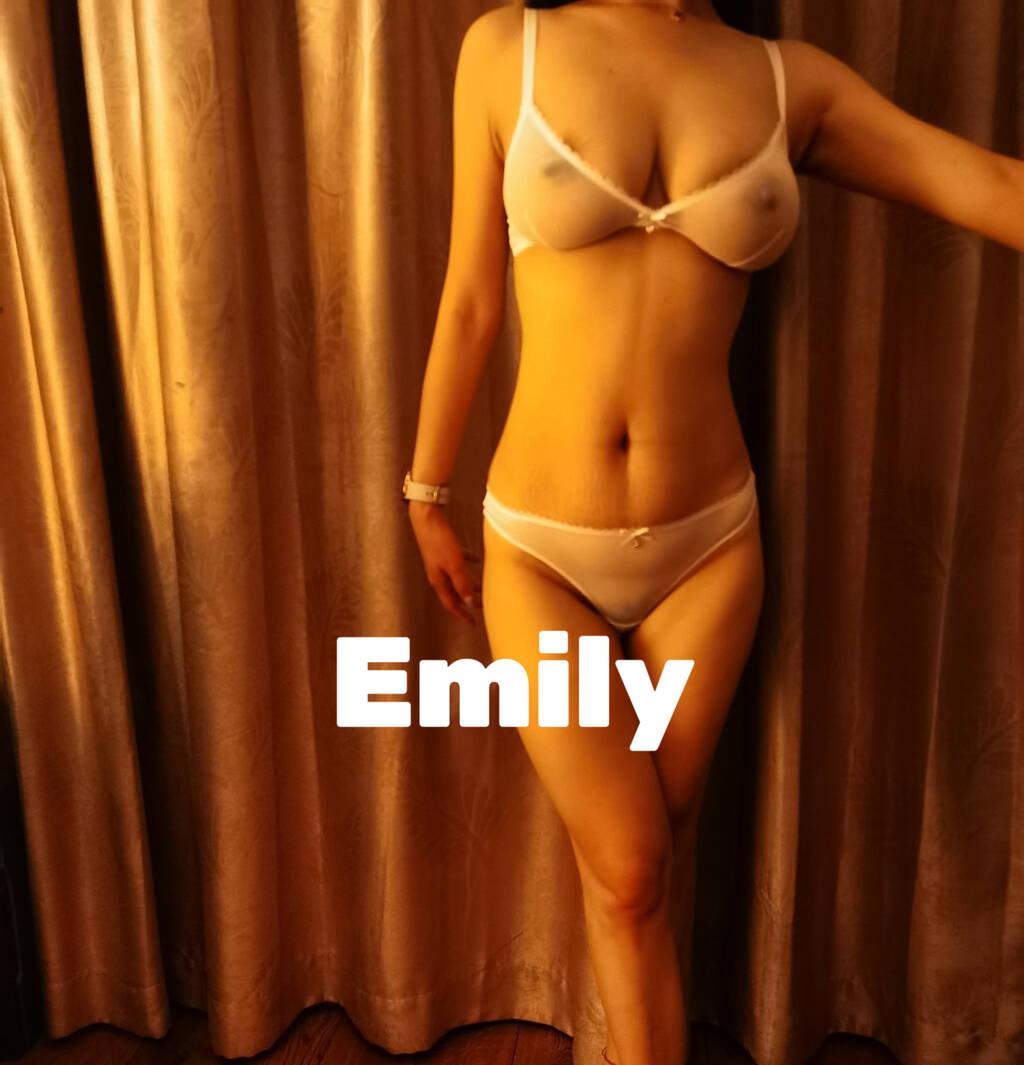 Emily is Female Escorts. | Vancouver | British Columbia | Canada | scarletamour.com 