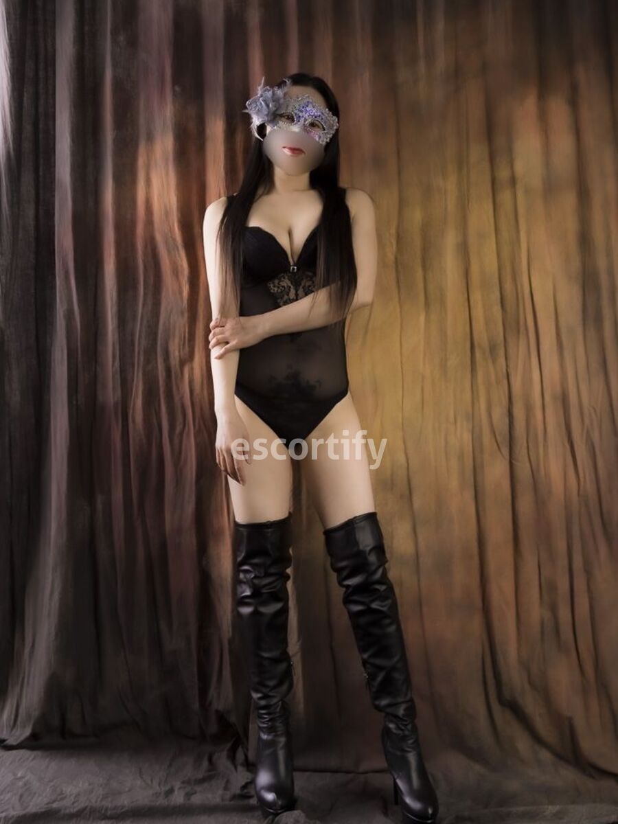 Mistress Dor is Female Escorts. | Hamilton | New Zealand | New Zeland | scarletamour.com 