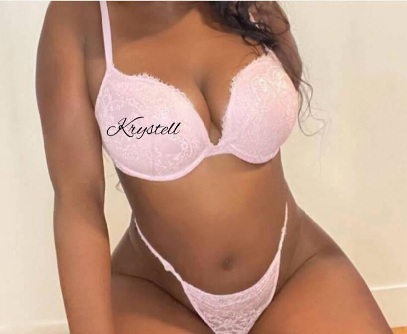 Krystal is Female Escorts. | Kitchener | Ontario | Canada | scarletamour.com 