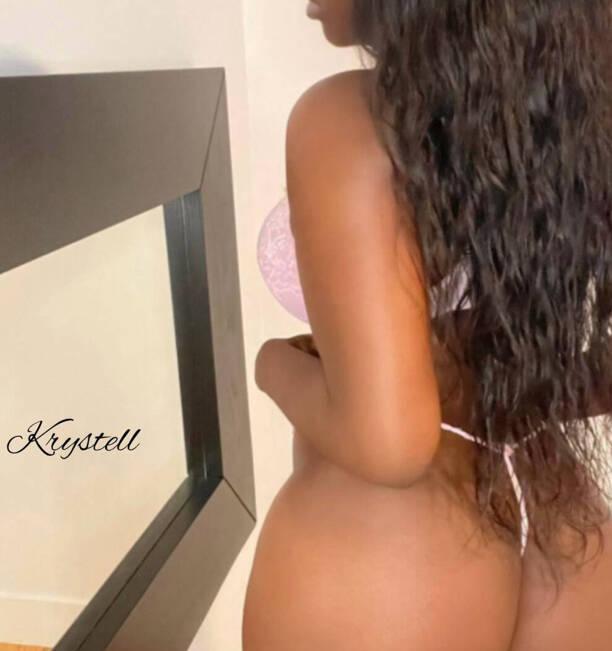 Krystal is Female Escorts. | Kitchener | Ontario | Canada | scarletamour.com 