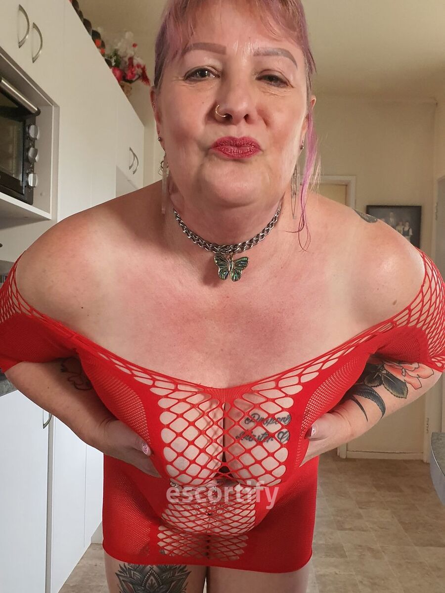 Sexy Cara (Milf) is Female Escorts. | Wellington | New Zealand | New Zeland | scarletamour.com 