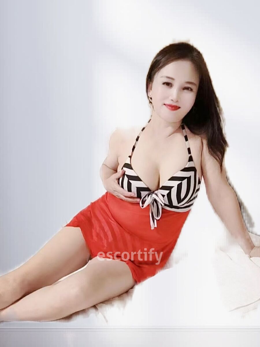 Mia is Female Escorts. | Auckland | New Zealand | New Zeland | scarletamour.com 