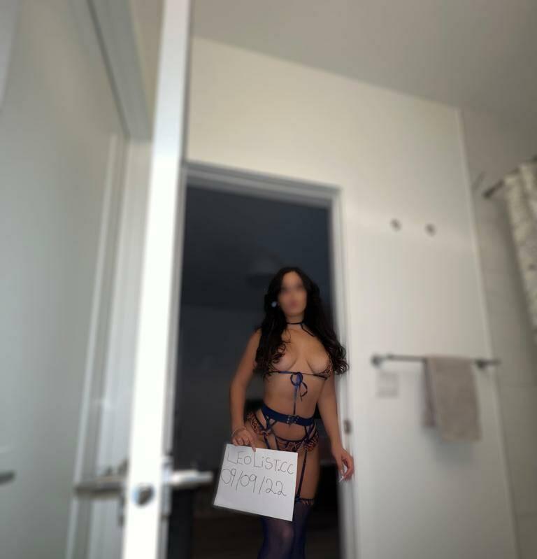 Camélia is Female Escorts. | Niagara | Ontario | Canada | scarletamour.com 