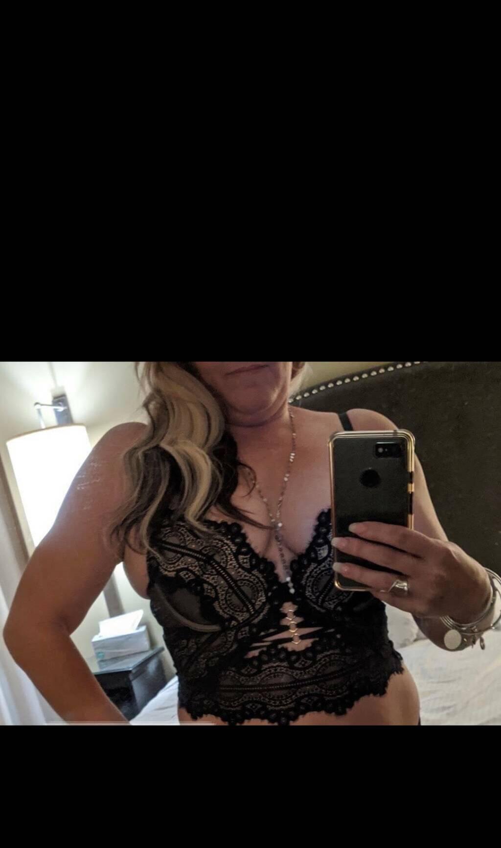 Bri is Female Escorts. | Chatham | Ontario | Canada | scarletamour.com 