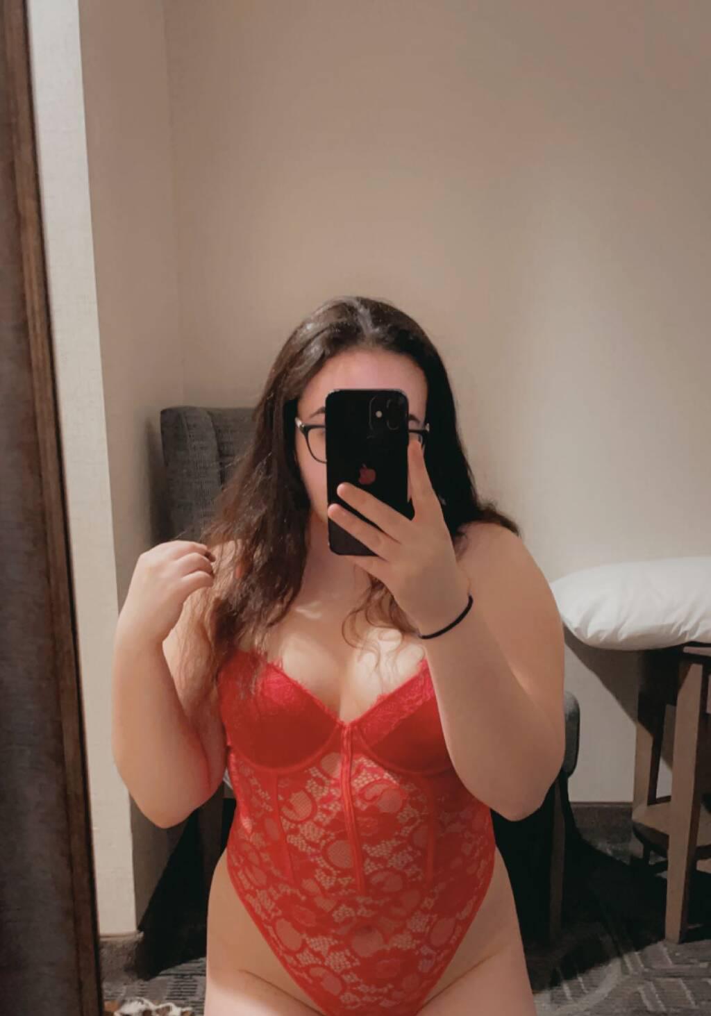 Sky is Female Escorts. | Hamilton | Ontario | Canada | scarletamour.com 