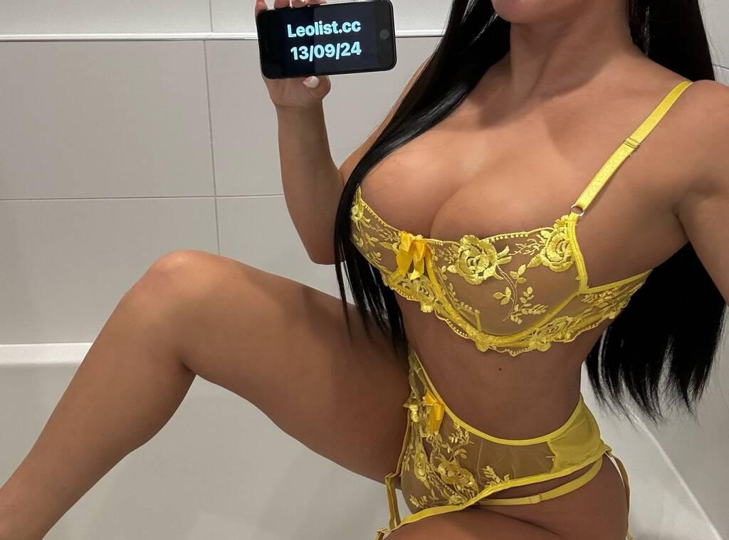 Sisi is Female Escorts. | Barrie | Ontario | Canada | scarletamour.com 